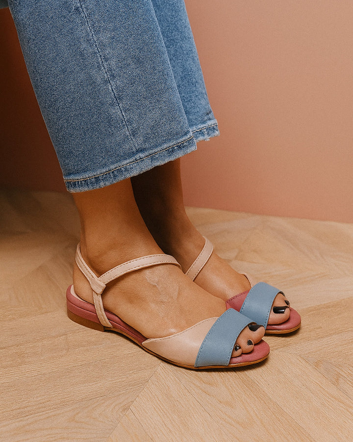Horiva - Flat sandals with strap