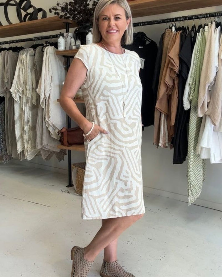 Nelia – Summer Dress with Round Neck and Beautiful Print