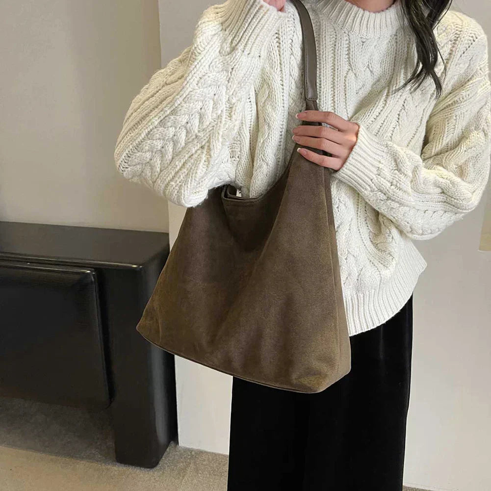 freja™ – Elegant, soft suede-style shoulder bag