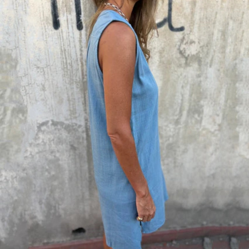 Nola™ – Sleeveless V-Neck Button-Down Dress with Pockets